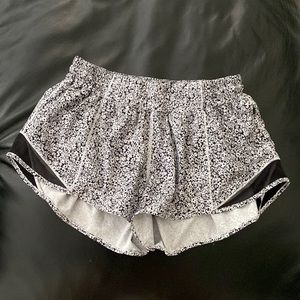 Lululemon Hotty Hot shorts